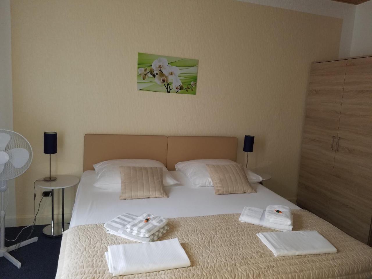 Hotel Monopol Hilden Kültér fotó