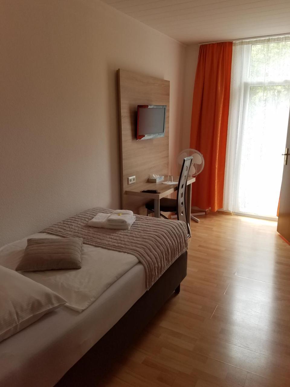 Hotel Monopol Hilden Kültér fotó
